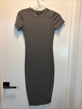 Lulu's Charcoal Short-Sleeve Ribbed Midi Dress/wilfred pants/white blouse